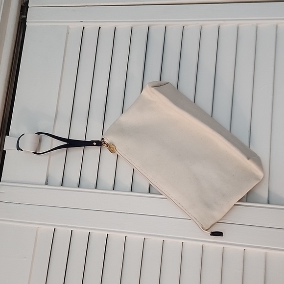 Tommy Hilfiger canvas wristlet - Picture 4 of 8